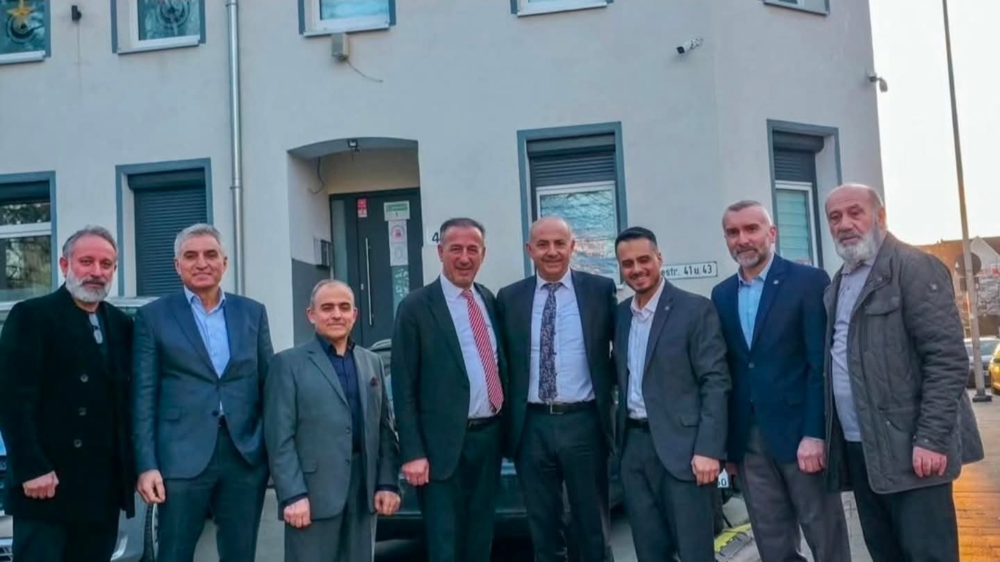 ATİB Genel Başkanı Alipaşa  Akbaş ve Başkan Yrd. Sayın Harun Kılıç, Atib Hacı Bayram Camisine iftar ziyaretinde bulundu.