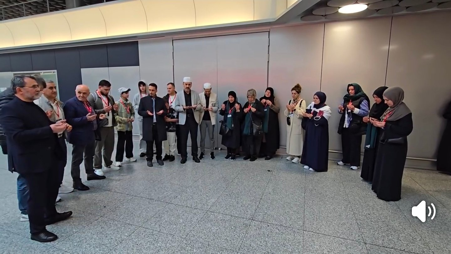 Avrupa Türk Islam Kültür Dernekleri Birligi Haci Bayram Camii 2026 Hacılarını Hannover Havalimanından uğurladı.